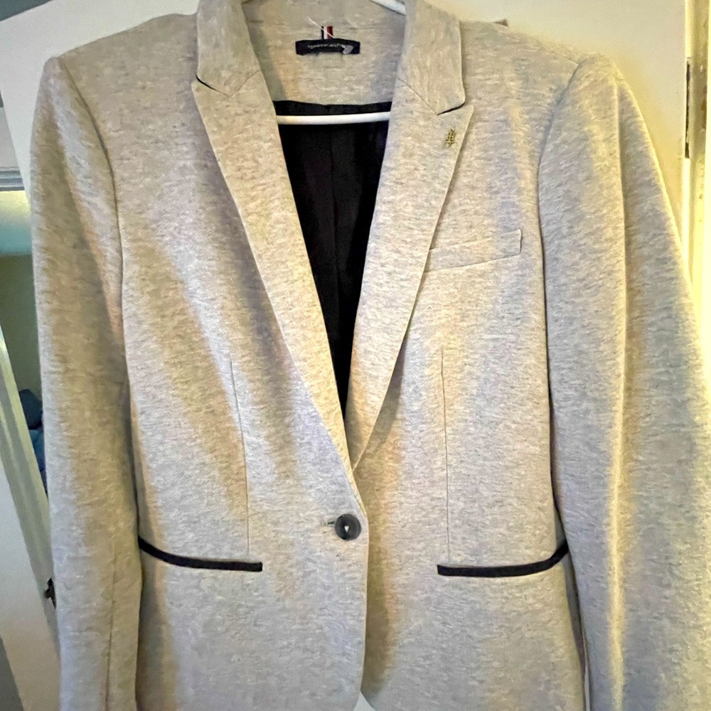 Tommy hilfiger women blazer with tags on never worn